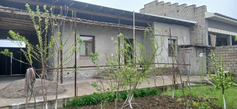 В махалле Мажнунтол, Водник, продаётся дом на 6 сотках, 5 комнат 3