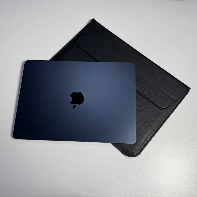 Продам кожаный чехол для MacBook в стиле конверта — фото 2