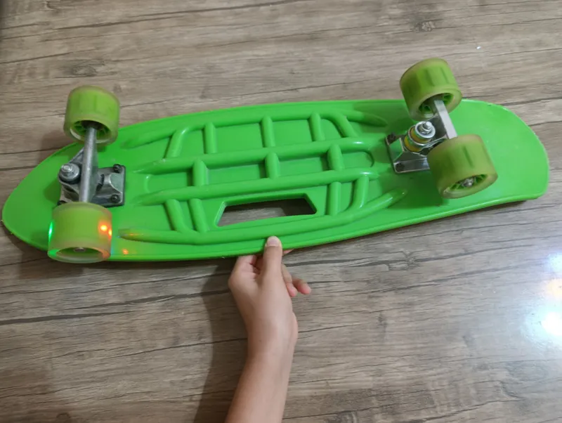 Skate board yashil ranglisi 3 Skate board yashil ranglisi 3