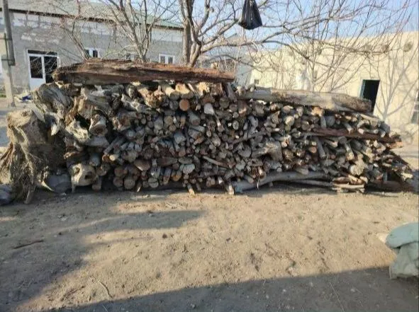 У́тин(Драва для печки и тандыра для выпечки самсы)