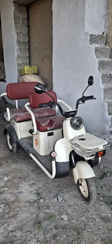 skuter sotiladi elektro xolati a'lo 3 skuter sotiladi elektro xolati a'lo 3