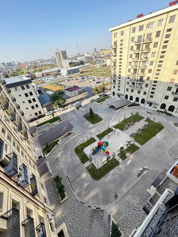 СРОЧНО ПРОДАЁТСЯ КВАРТИРА 3/8/10 Площадь: 136 квадратных метров — фото 2