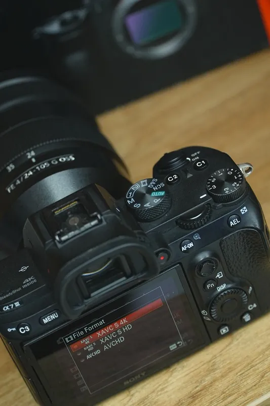 Sony A7 III 4K 24-105mm F4 OSS G master yaxshi holatda — фото 7