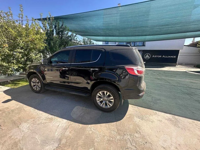 Chevrolet Trailblazer sotiladi 1 Chevrolet Trailblazer sotiladi 1