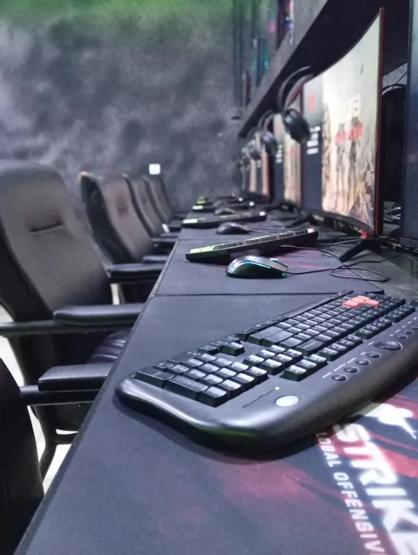 Game club sotiladi 12 dona kreslo stol loft kamplekt — фото 2