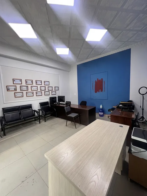 Ofis bir qismi ijaraga beriladi 3 oyga 150$ 3 Ofis bir qismi ijaraga beriladi 3 oyga 150$ 3
