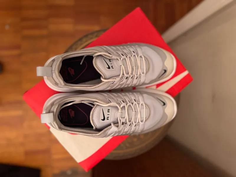 Nike AirMax Axis 3 Nike AirMax Axis 3