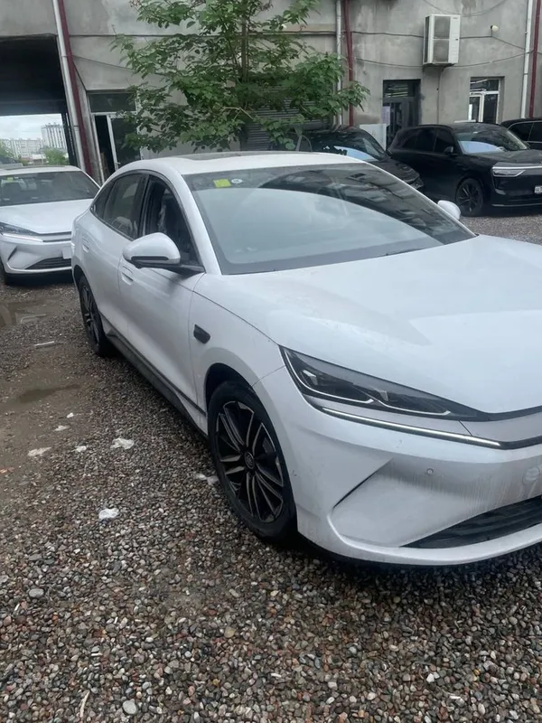 Byd Qin L(chin l) 545 km 1 yil garantiya