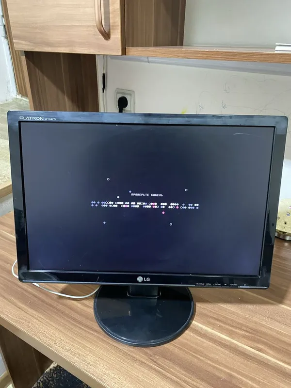 Монитор LG W194ST 4