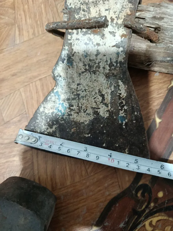 Продам топоры времён СССР и кувалда ,ручная дрель — фото 1