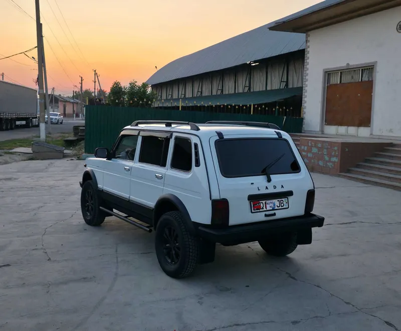 Niva 2131 Sotiladi 5 Eshikli 3 Niva 2131 Sotiladi 5 Eshikli 3