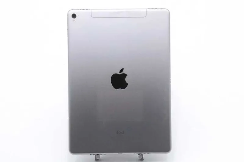 Apple iPad PRO3 12.9 3 pokolenya 256GB LLA. — фото 1