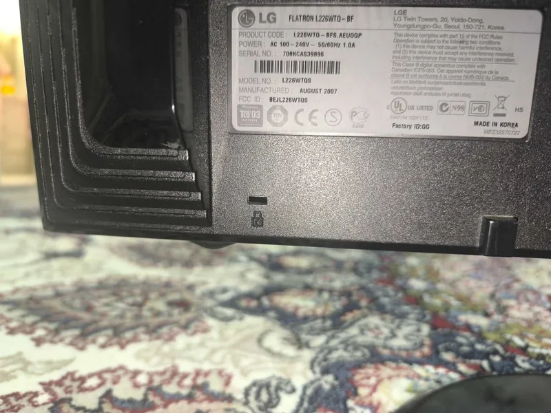 LG Flatron 22 монитор — фото 1