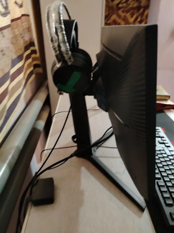 Monitor Odissey G4 25 dyum 240Hz 2 Monitor Odissey G4 25 dyum 240Hz 2
