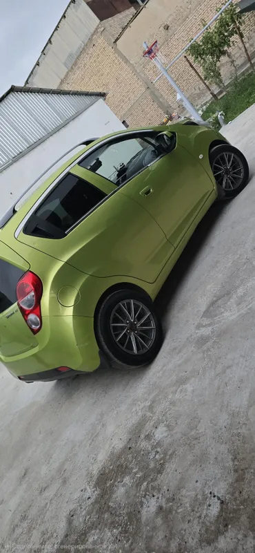 Продаётся Spark Chevrolet 2015 автомат