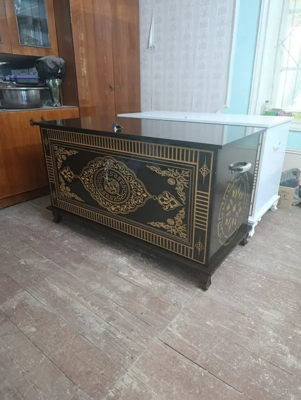 KATTA SANDIQLAR bor Yangi Xohlagan rangidan KATTA SANDIQLAR bor Yangi Xohlagan rangidan