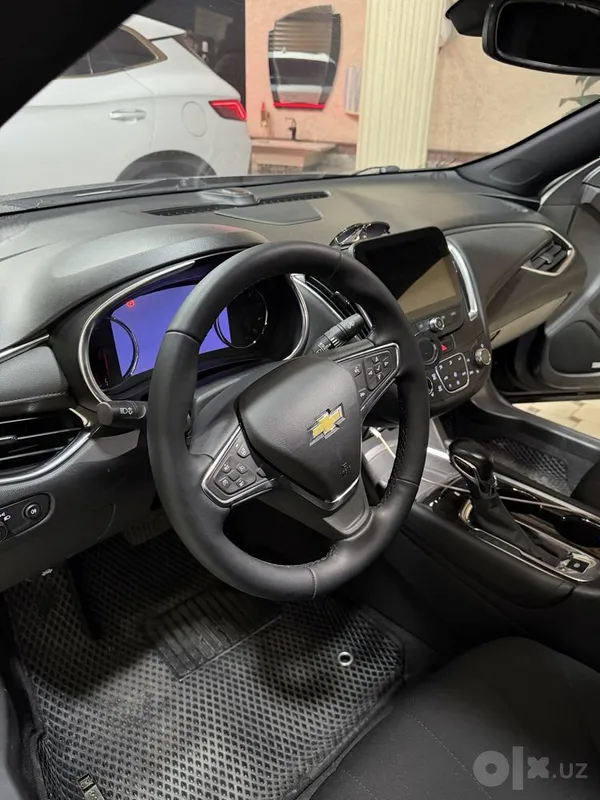 Продаётся Malibu 2 Premier 2022 года 2 Продаётся Malibu 2 Premier 2022 года 2