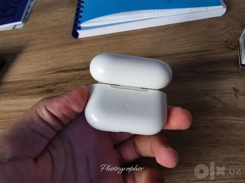 Airpods Pro 2 with Charging Case 3 Airpods Pro 2 with Charging Case 3
