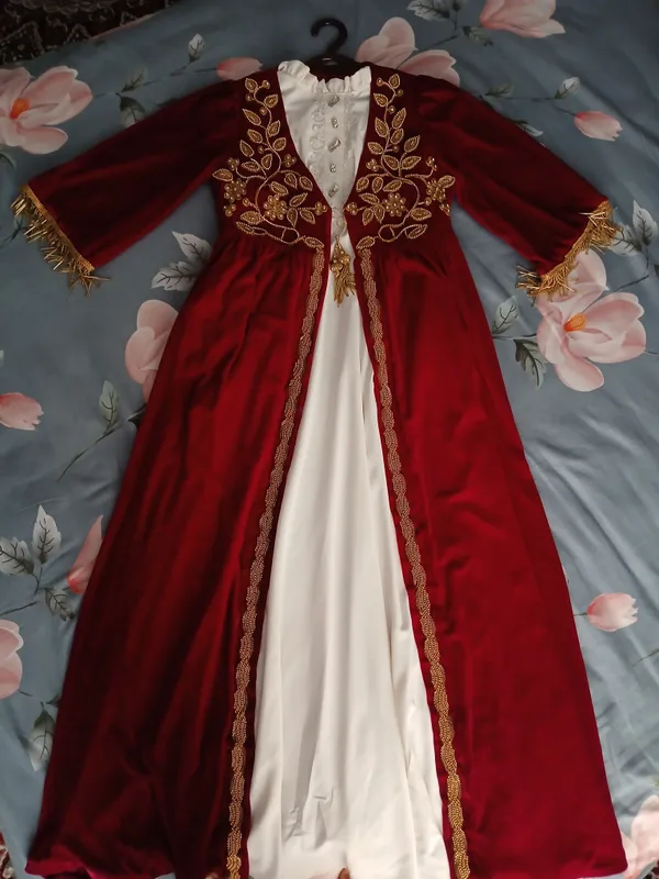Naket. abaya 2