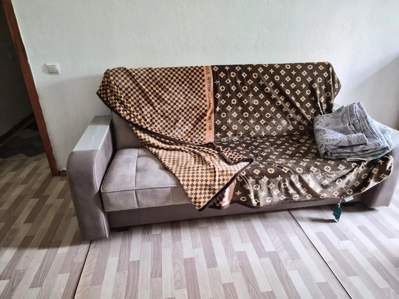 Диван.
