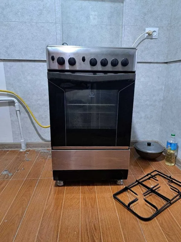 Indesit gaz plitasi sotiladi/ Продаётся газовая плита Indesit