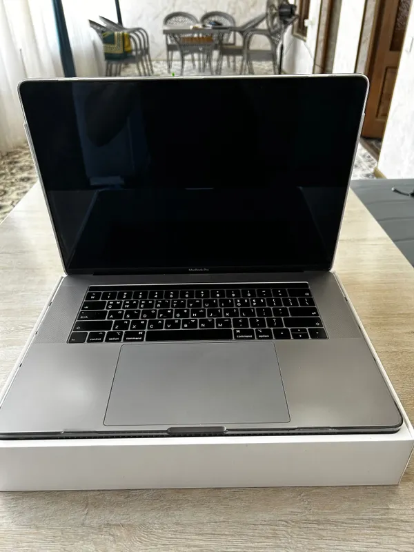 Macbook 15inch I9 — фото 1