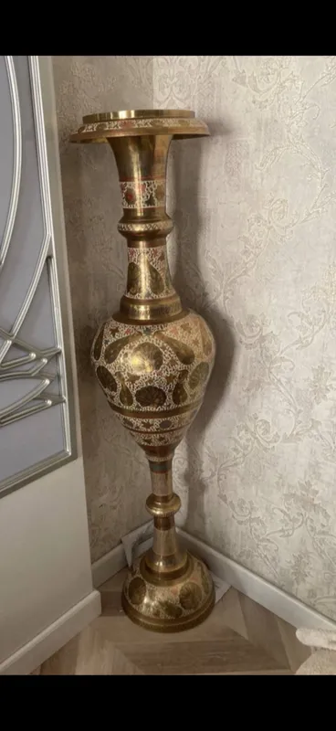 Индийская бронзовая ваза