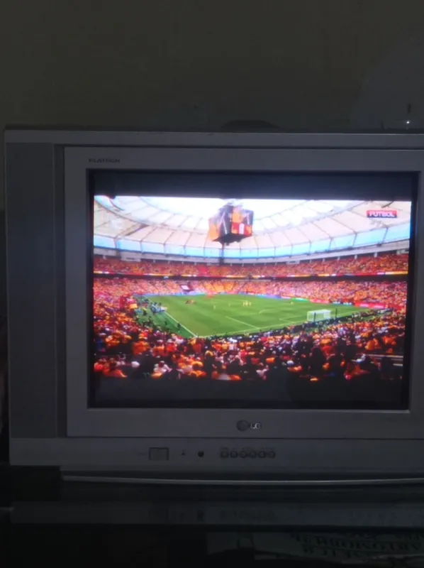 Televizor orqasi bori eski yaxwi ko'rsatvodi Original LG FLATRON 51duy 3 Televizor orqasi bori eski yaxwi ko'rsatvodi Original LG FLATRON 51duy 3