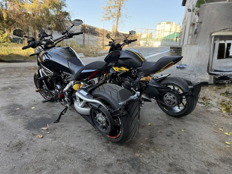 Продаю два мотоцикла Ducati 1 Продаю два мотоцикла Ducati 1