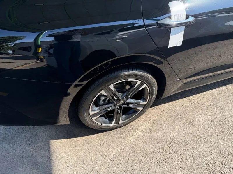 Kia K5 2023yil kraska tozza 22000 km yurgan 4 Kia K5 2023yil kraska tozza 22000 km yurgan 4