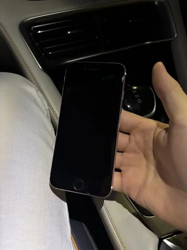 iPhone 6s, аккумулятор 100% 2 iPhone 6s, аккумулятор 100% 2