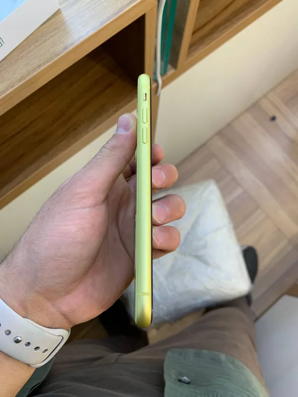 IPHONE 11 YELLOW 95% — фото 2