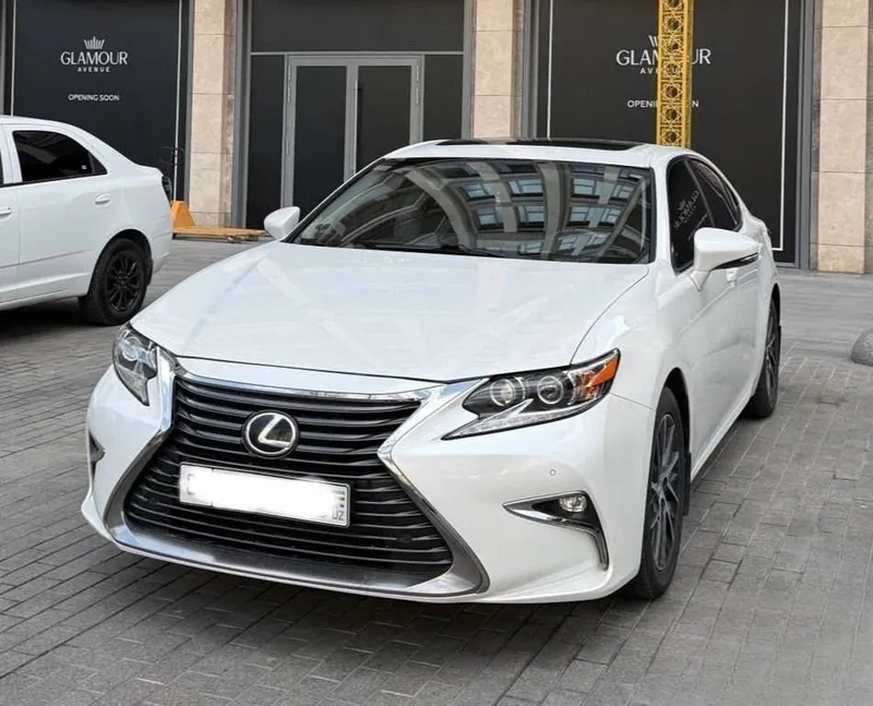 Lexus 250 белый автомат коробка 1 Lexus 250 белый автомат коробка 1