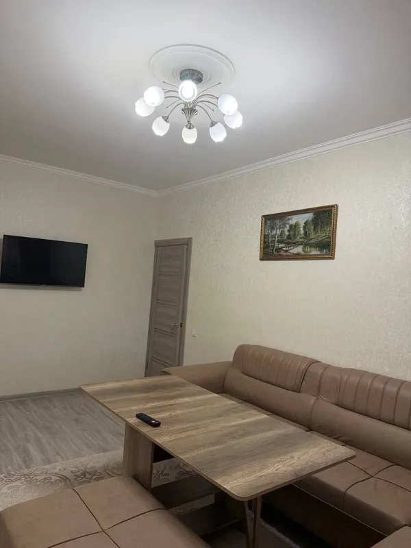 Продаётся 2 комнатная квартира Массив Феруза