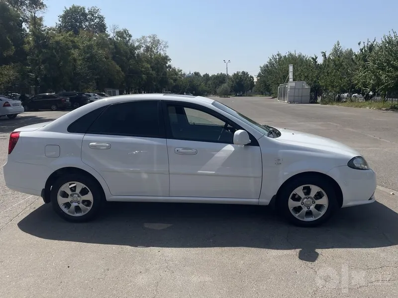 Chevrolet Lacetti сотилади 3 Chevrolet Lacetti сотилади 3