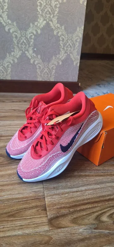 Новые кроссовки Nike оригинал 1 Новые кроссовки Nike оригинал 1