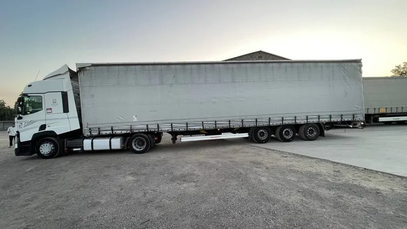 Продается грузовик Renault 4 Продается грузовик Renault 4