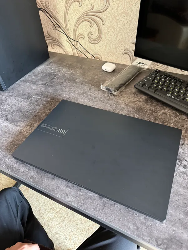 ASUS VivoBook 3 ASUS VivoBook 3