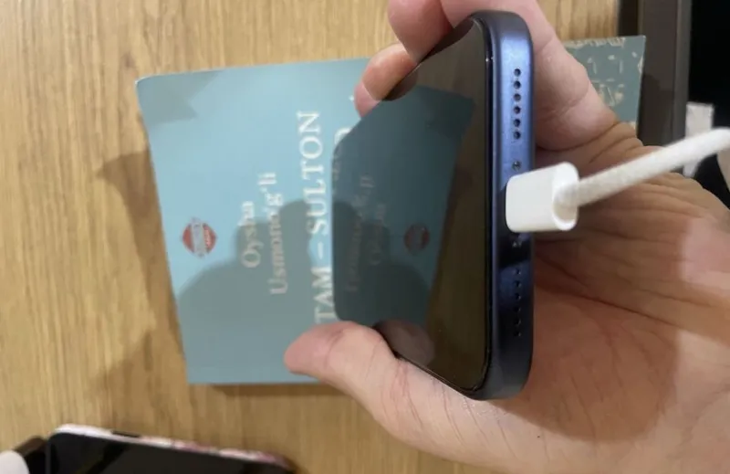 iPhone 17 Pro Max 4