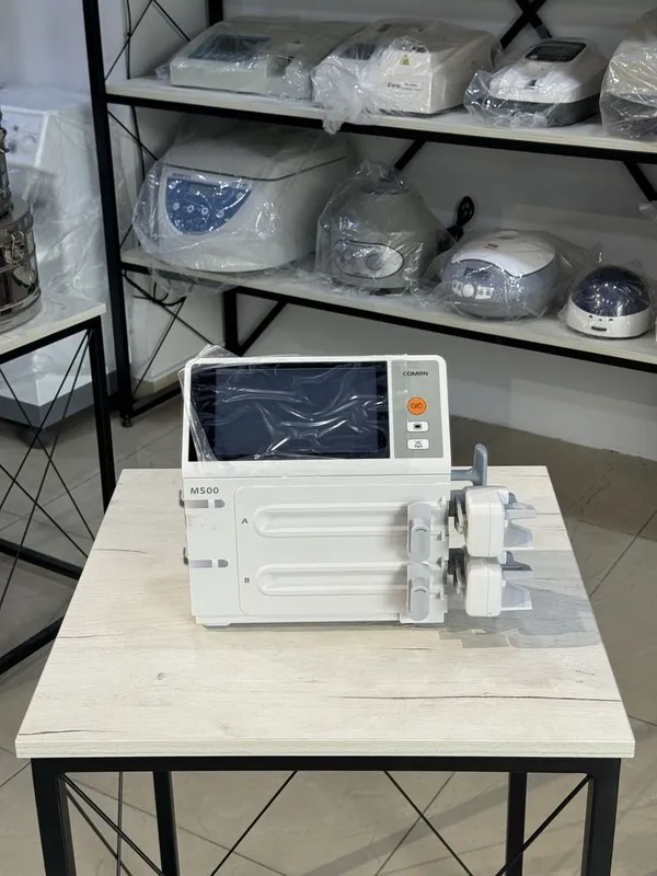 Двухканальный шприцевой насос COMEN M500