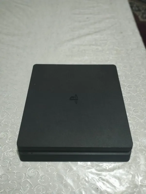 Ps 4 4 ta orginal pult 10+oyini bor xotira 1 tb
