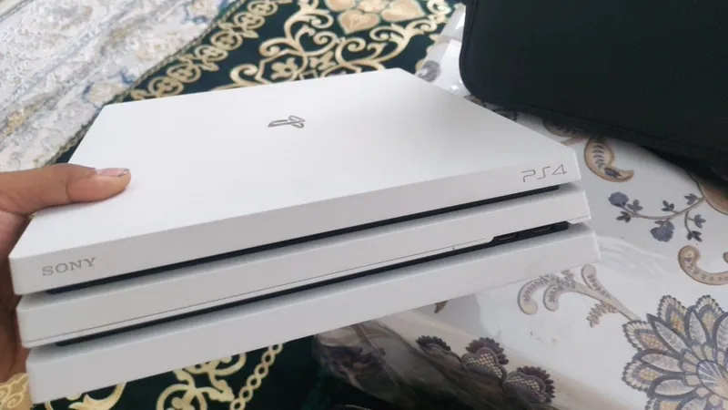 Ps4 pro 1tb yangi 1