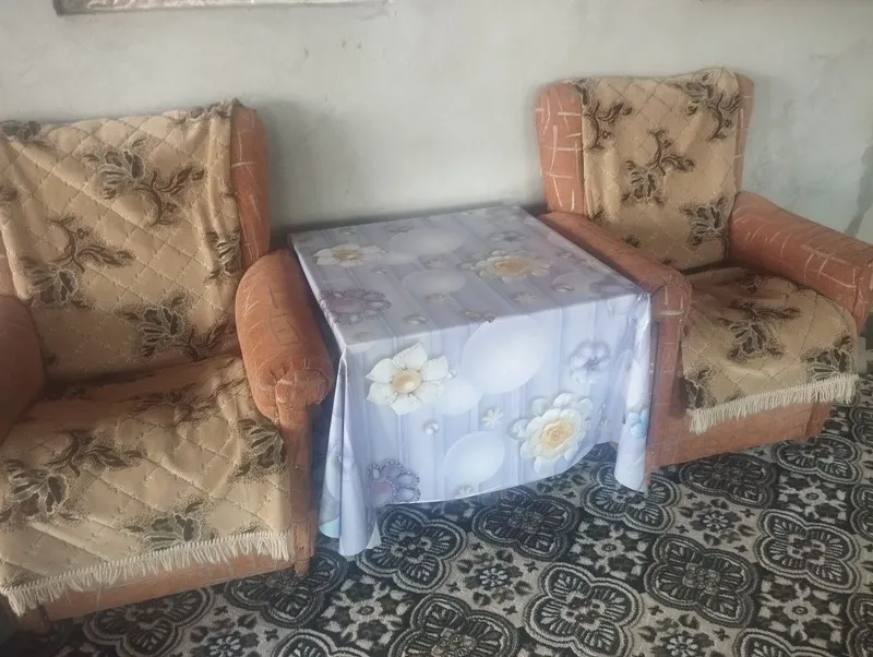 2 Кресло ,1та журнал стол,стенка термо сотилади 2 Кресло ,1та журнал стол,стенка термо сотилади
