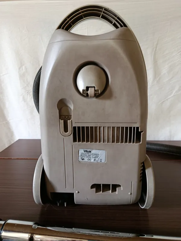 Пылесос Vitek VT-386 3000 W — фото 1