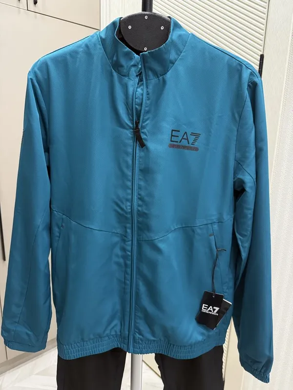 Спортивный костюм Armani EA7 1 Спортивный костюм Armani EA7 1