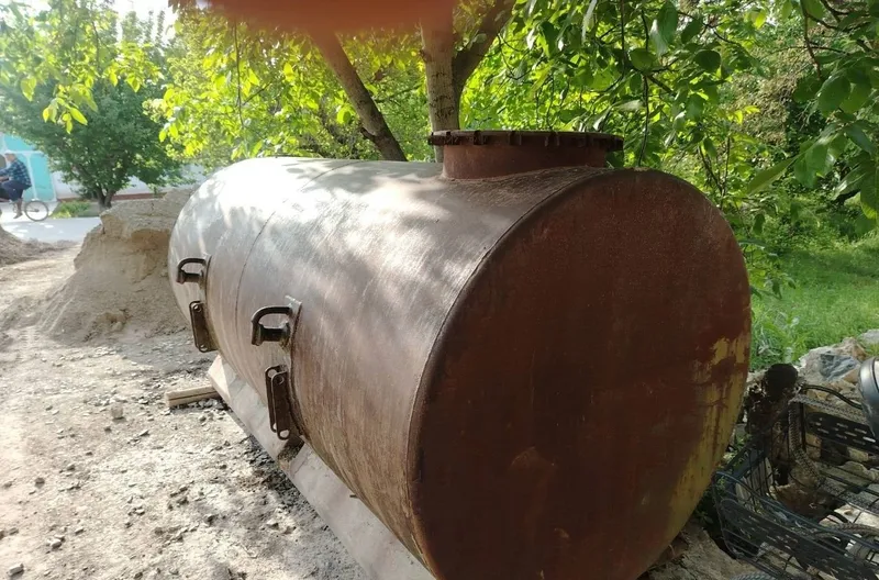 Продаётся нержавеющая ёмкость. 1 Продаётся нержавеющая ёмкость. 1