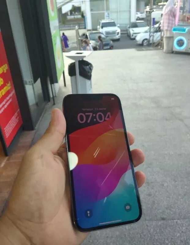 iPhone 13 Pro 1 iPhone 13 Pro 1