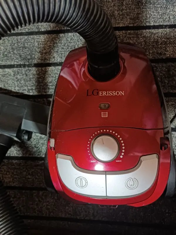 Продаётся пылесос LG