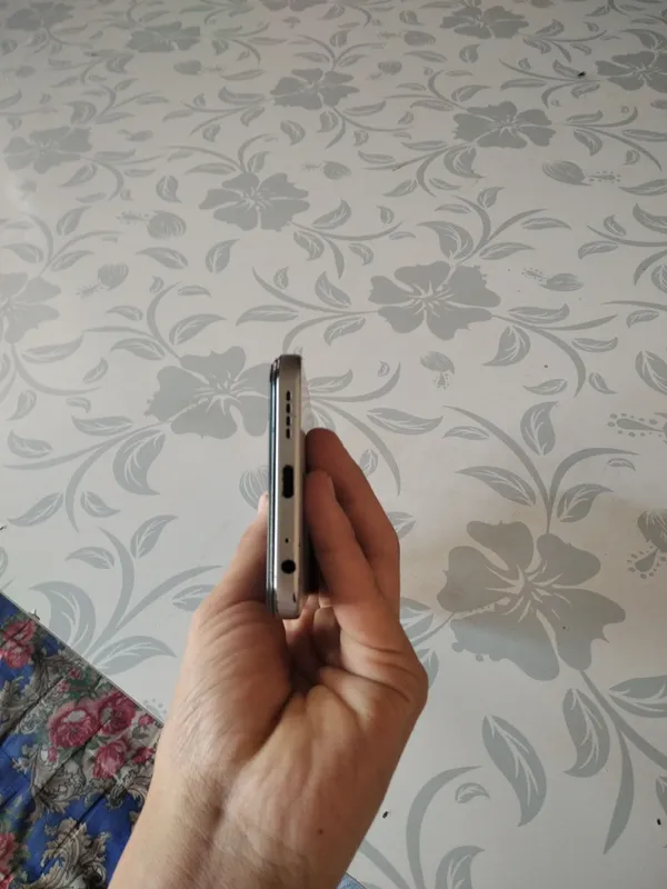 Infinix Hot 50 i — фото 3
