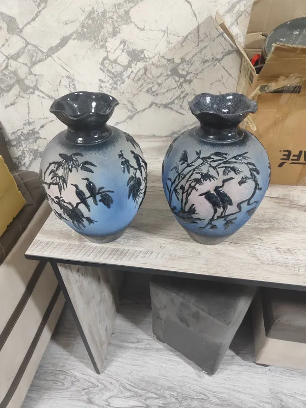 Продаются две красивые вазы за обе 700.000 Продаются две красивые вазы за обе 700.000